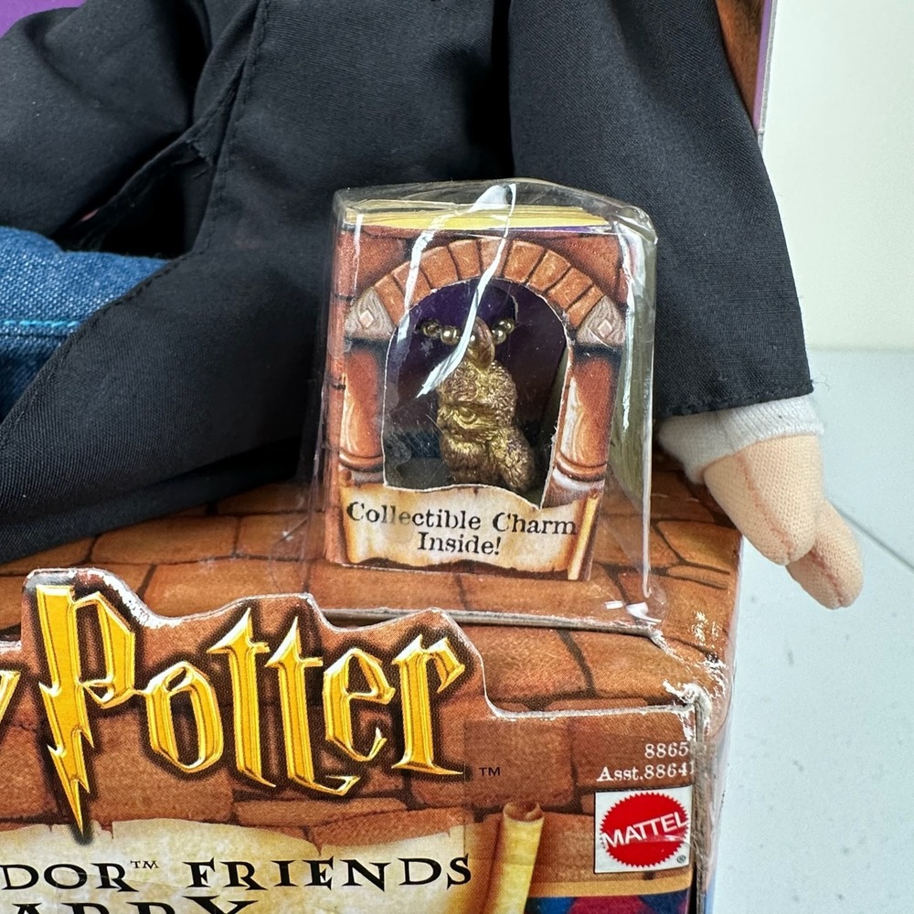 Mattel Harry Potter GRYFFINDOR FRIENDS Doll with Charm, 2001 - Picture 5 of 7